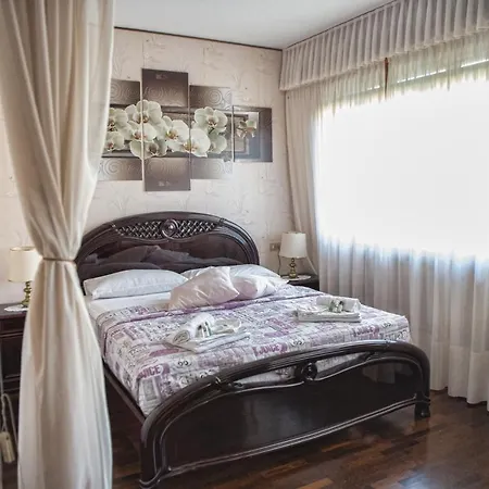 Easy Welcome Ortensia Blu * בלאג'יו